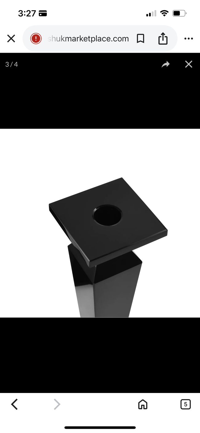 Black lainy candlesticks